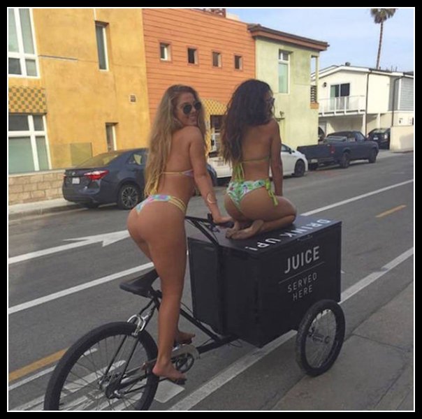 girls_on_bicycles_11
