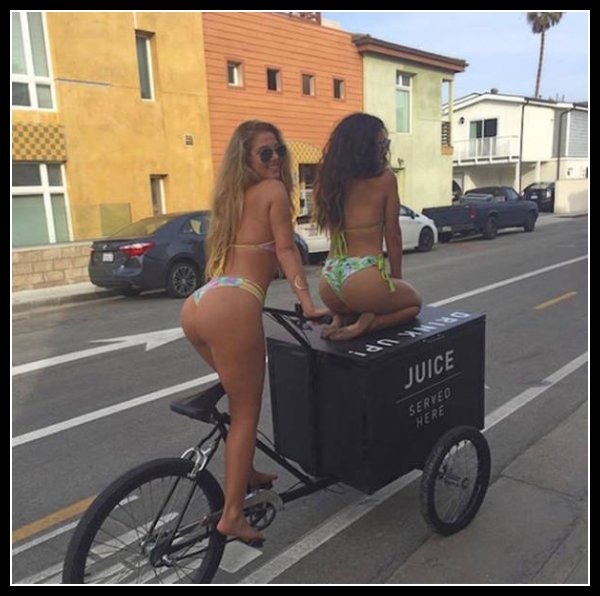 girls_on_bicycles_11