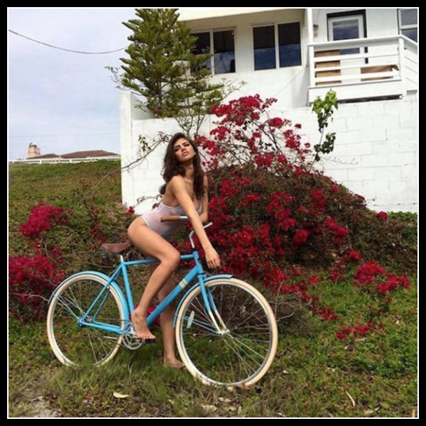 girls_on_bicycles_26