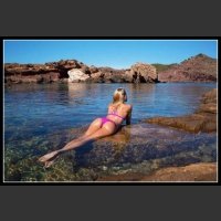 girls_showing_some_31